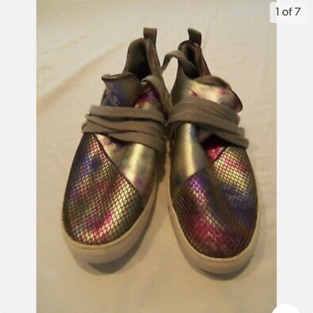 Brash Purple Gray Metallic Lace-Up Fashion Sneaker